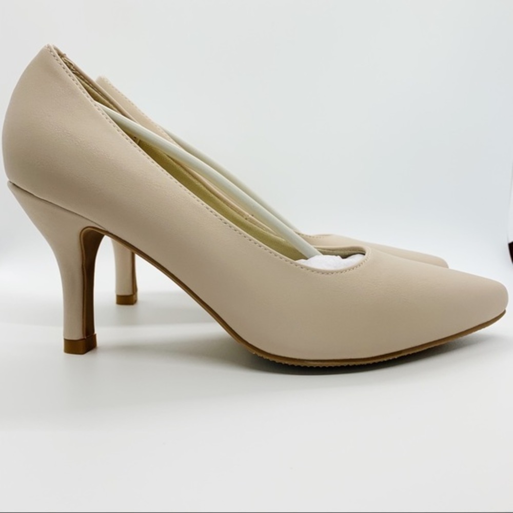 NWOT Dream‎ Pairs Nude Pump Sz 6